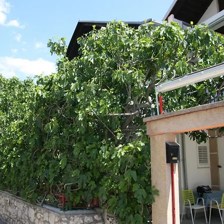 With Parking Space - 12721 Apartment Vodice