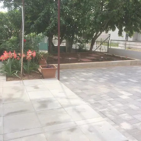 With Parking Space - 12721 * 沃迪切