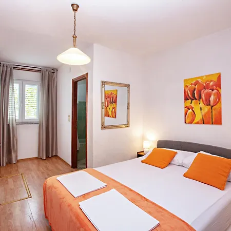 With Parking Space - 12721 Vodice
